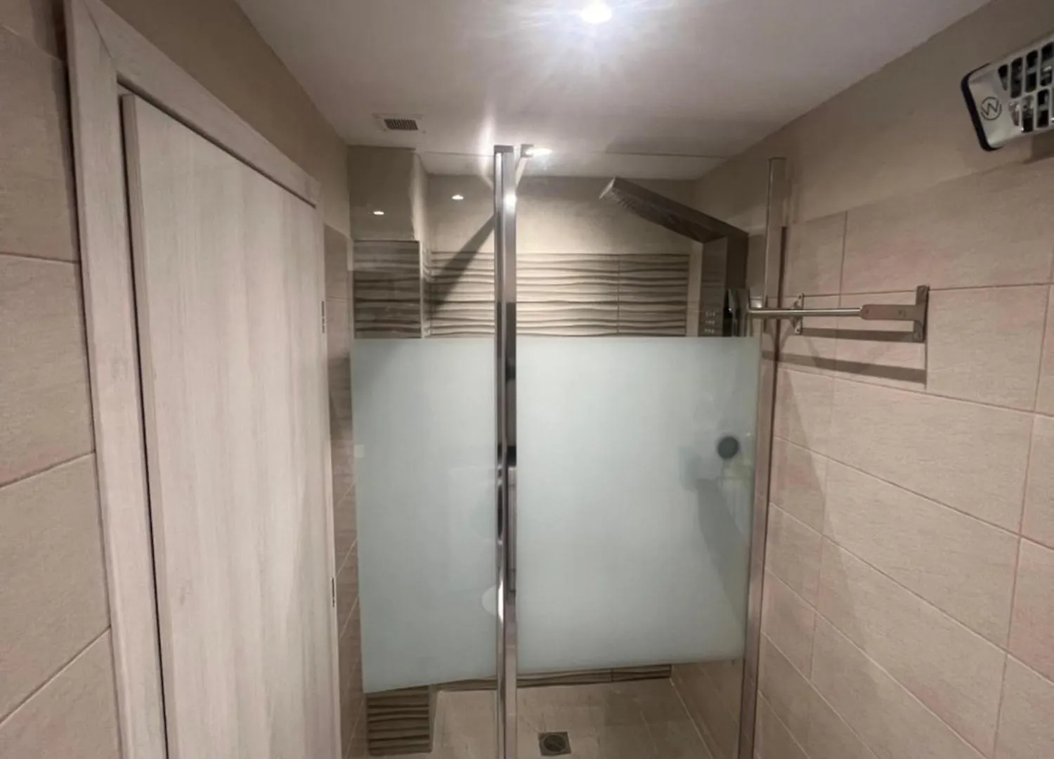 Downtown Delight Thesbnb Thessaloniki Apartment